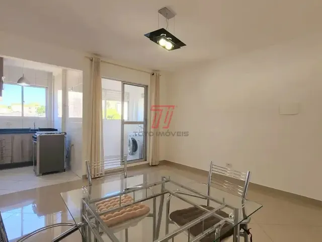 Apartamento 2 quartos e 1 banheiro, para alugar, no bairro Portão em Curitiba