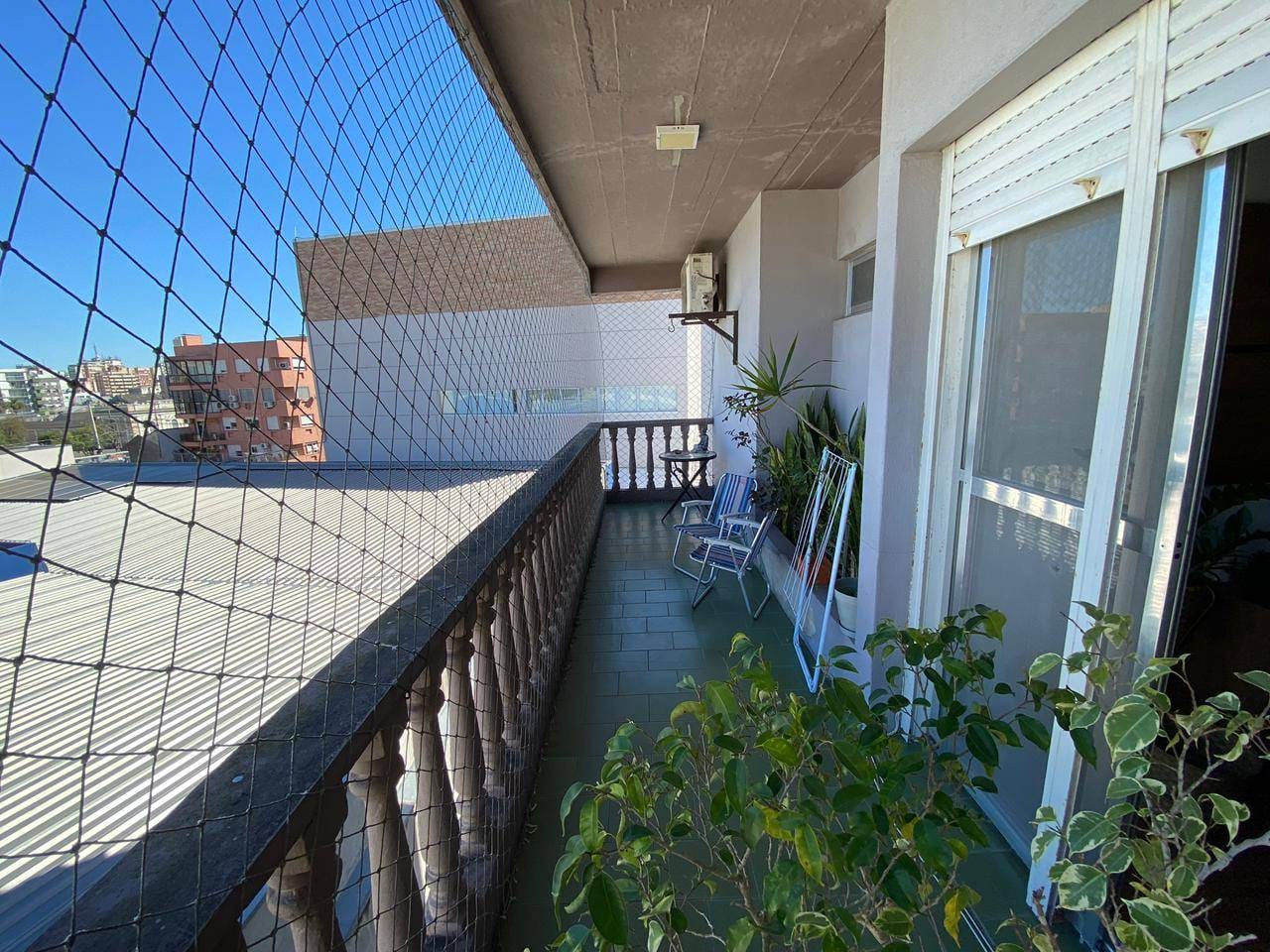 Apartamento à venda no centro de Pelotas - com 150 m², 3 quartos (sendo 1 suíte), cozinha com armários e sacada. - 16