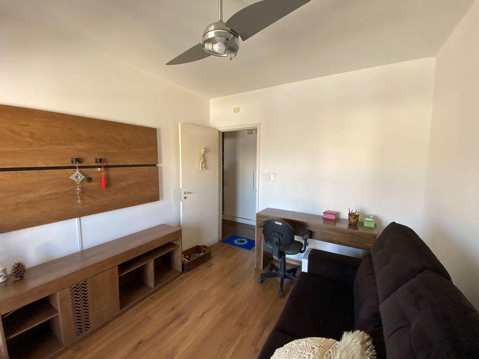Apartamento à venda no centro de Pelotas - com 150 m², 3 quartos (sendo 1 suíte), cozinha com armários e sacada. - 13