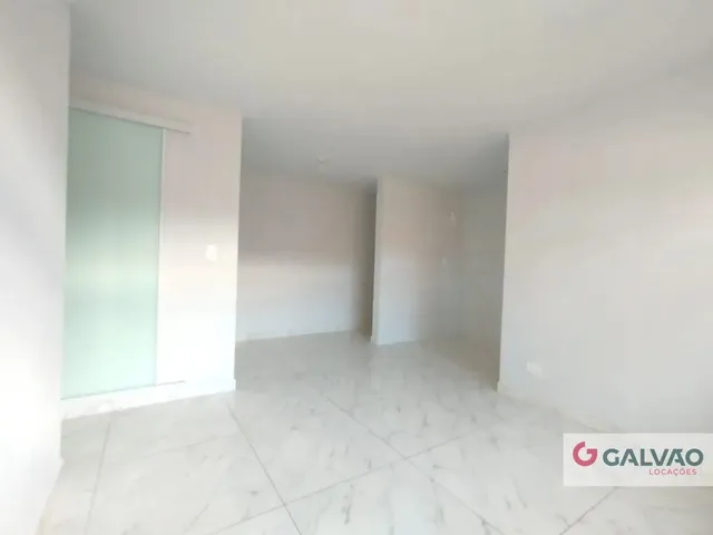 Apartamento 2 quartos e 1 banheiro, para alugar, no bairro Campo Comprido em Curitiba