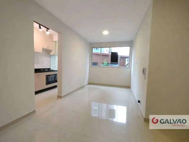 Apartamento 2 quartos e 1 banheiro, para alugar, no bairro Cristo Rei em Curitiba