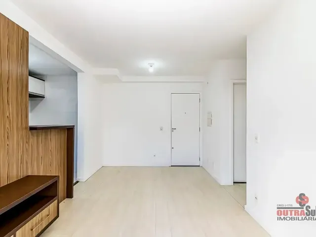 Apartamento 2 quartos e 1 banheiro, para alugar, no bairro Xaxim em Curitiba