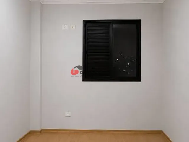 Apartamento 2 quartos e 1 banheiro, para alugar, no bairro Vila Assunção em Santo André
