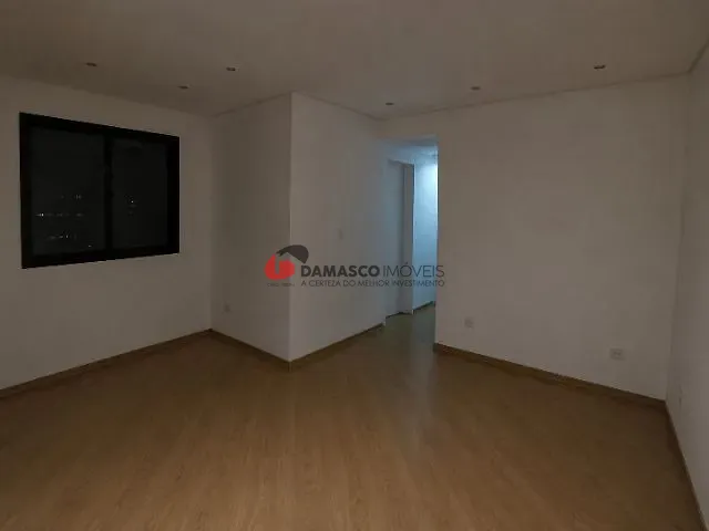 Apartamento 2 quartos e 1 banheiro, para alugar, no bairro Vila Assunção em Santo André