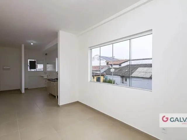 Apartamento 2 quartos e 1 banheiro, para alugar, no bairro Fanny em Curitiba
