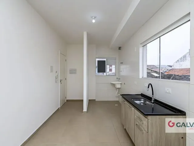 Apartamento 2 quartos e 1 banheiro, para alugar, no bairro Fanny em Curitiba