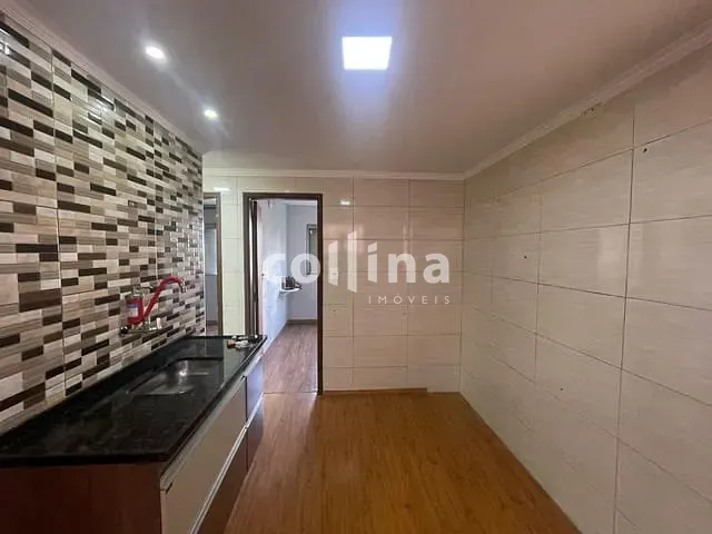 Apartamento com 56m² 3 quartos e 1 banheiro, para alugar, no bairro Conjunto Habitacional Presidente Castelo Branco em Carapicuíba