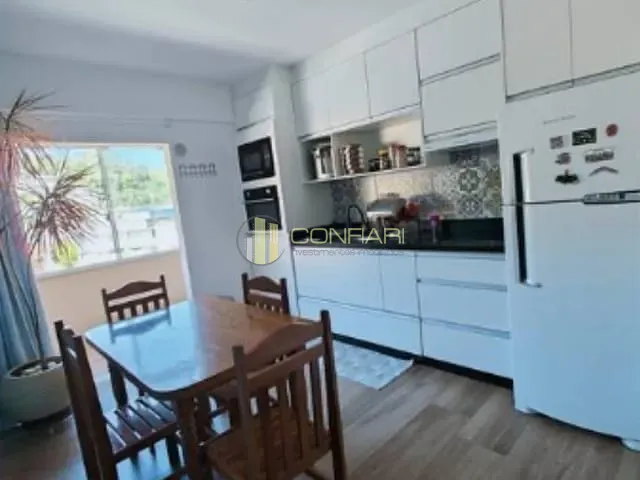 Apartamento 2 quartos e 1 banheiro, para alugar, no bairro Centro em Itapema
