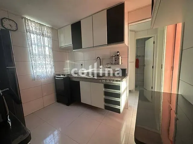 Apartamento 2 quartos e 1 banheiro, à venda, no bairro Cohab V em Carapicuíba
