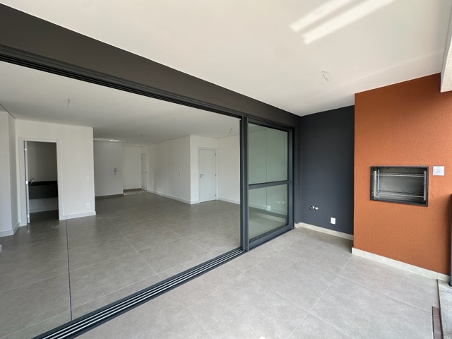 Apartamento com 213m², à venda, no bairro Gleba Palhano em Londrina