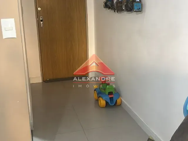 Apartamento 2 quartos e 1 banheiro, à venda, no bairro Jardim Ismênia em São José dos Campos