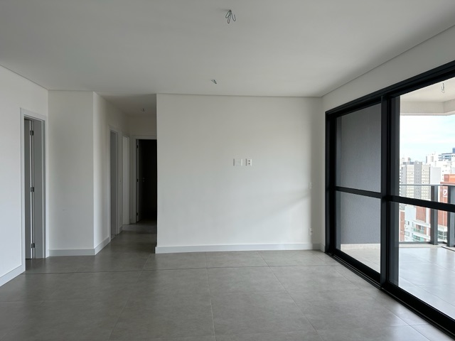 Apartamento com 213m², à venda, no bairro Gleba Palhano em Londrina
