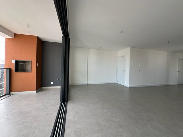 Apartamento com 213m², à venda, no bairro Gleba Palhano em Londrina