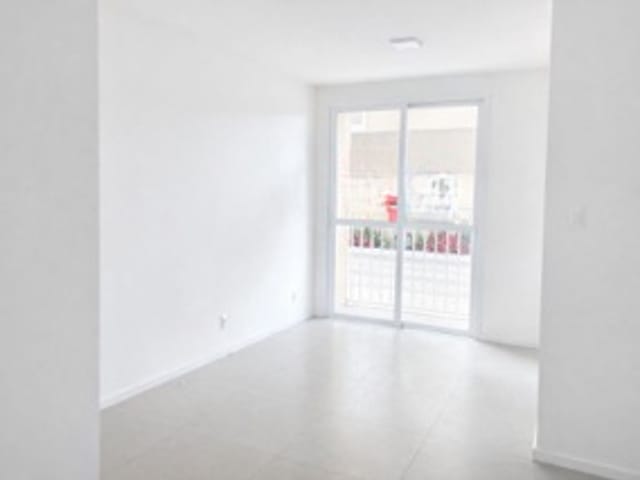 Apartamento com 62m² 2 quartos e 1 banheiro, à venda ou para alugar, no bairro Centro em Pelotas