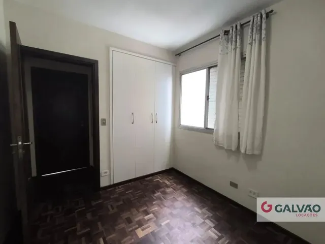 Apartamento 3 quartos e 1 banheiro, para alugar, no bairro Batel em Curitiba