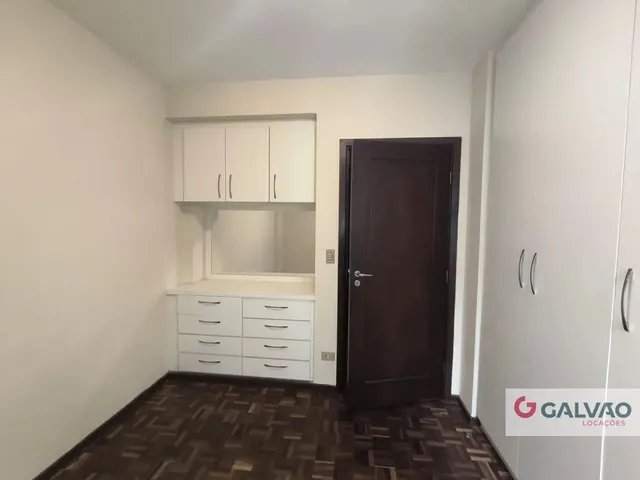 Apartamento 3 quartos e 1 banheiro, para alugar, no bairro Batel em Curitiba