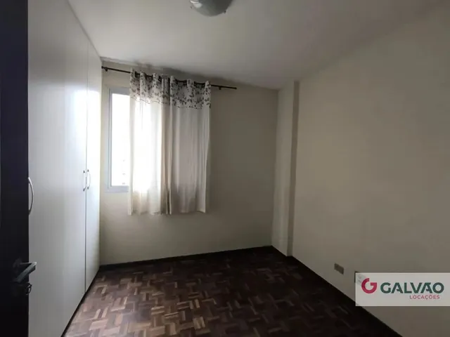 Apartamento 3 quartos e 1 banheiro, para alugar, no bairro Batel em Curitiba