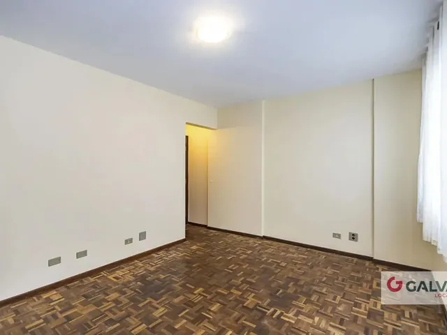 Apartamento 3 quartos e 1 banheiro, para alugar, no bairro Batel em Curitiba
