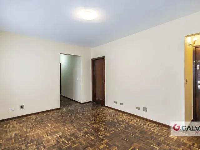 Apartamento 3 quartos e 1 banheiro, para alugar, no bairro Batel em Curitiba