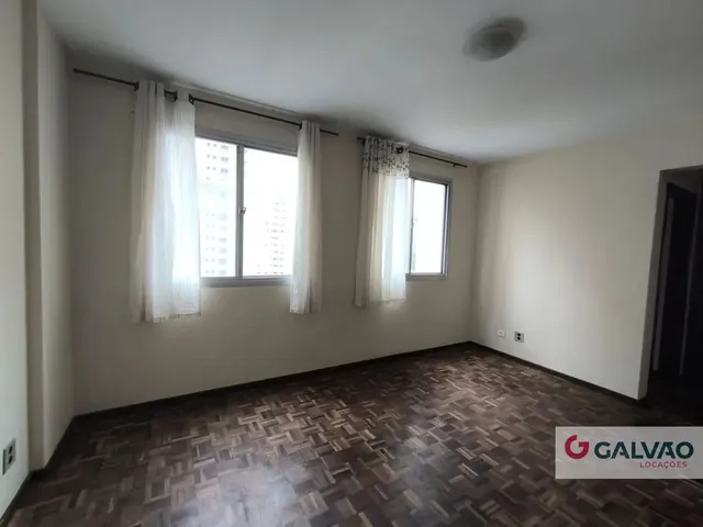 Apartamento 3 quartos e 1 banheiro, para alugar, no bairro Batel em Curitiba
