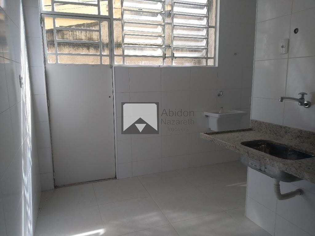 Apartamento à venda com 2 quartos, 68m² - Foto 4