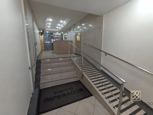 Apartamento 1 quarto e 1 banheiro, para alugar, no bairro Centro em Curitiba
