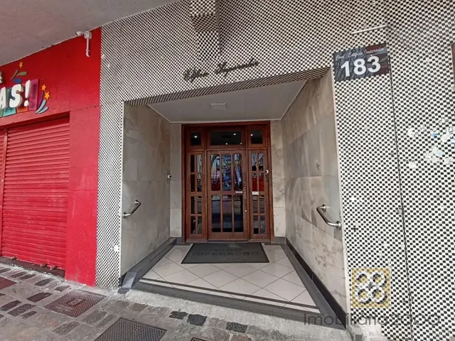 Apartamento 1 quarto e 1 banheiro, para alugar, no bairro Centro em Curitiba