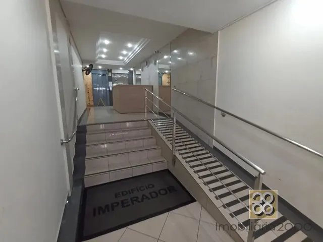 Apartamento 1 quarto e 1 banheiro, para alugar, no bairro Centro em Curitiba