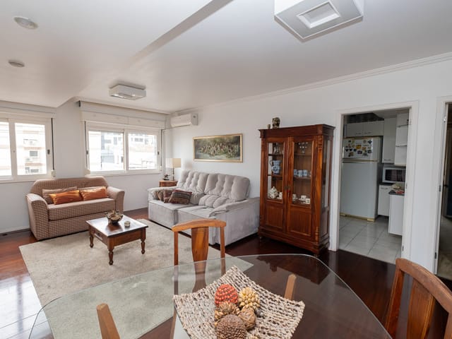 Apartamento 3 quartos e 3 banheiros, à venda ou para alugar, no bairro Centro em Pelotas