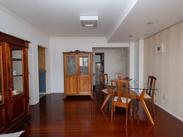 Apartamento 3 quartos e 3 banheiros, à venda ou para alugar, no bairro Centro em Pelotas