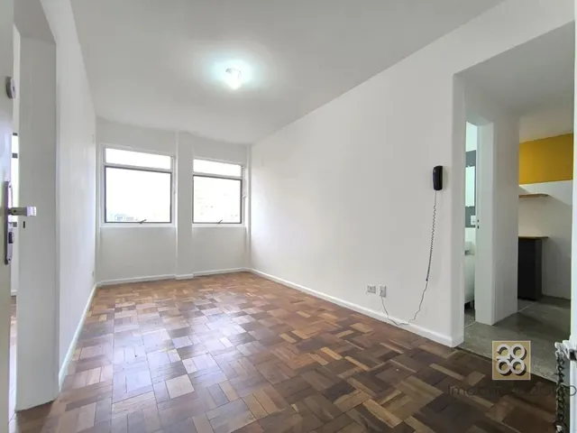 Apartamento 1 quarto e 1 banheiro, para alugar, no bairro Centro Cívico em Curitiba