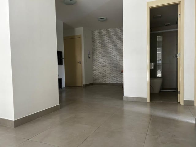 Apartamento com 75m² 2 quartos e 2 banheiros, à venda ou para alugar, no bairro Três Vendas em Pelotas