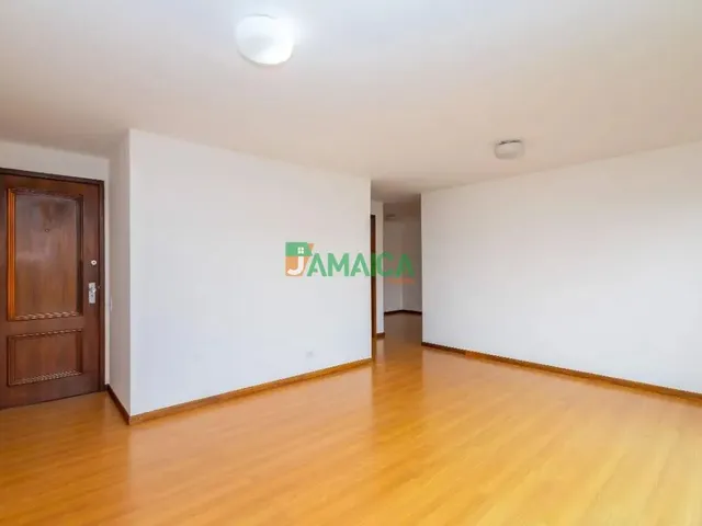 Apartamento 3 quartos e 2 banheiros, para alugar, no bairro AHU em Curitiba