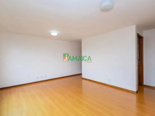 Apartamento 3 quartos e 2 banheiros, para alugar, no bairro AHU em Curitiba