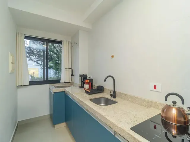 Apartamento 1 quarto e 1 banheiro, para alugar, no bairro Mercês em Curitiba