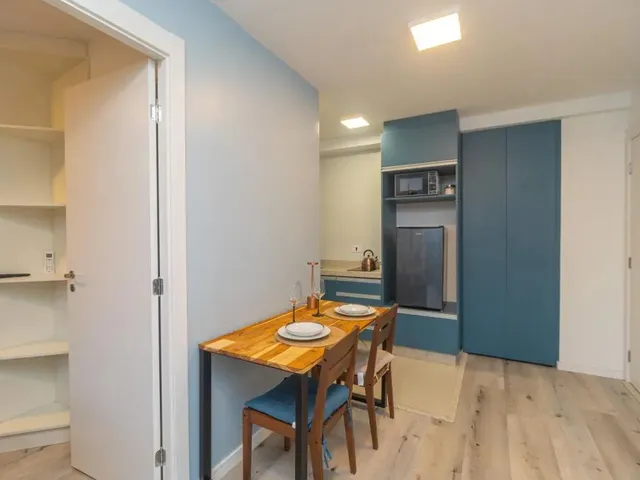 Apartamento 1 quarto e 1 banheiro, para alugar, no bairro Mercês em Curitiba