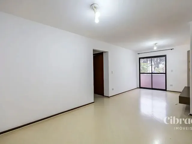 Apartamento 2 quartos e 1 banheiro, para alugar, no bairro Parolin em Curitiba