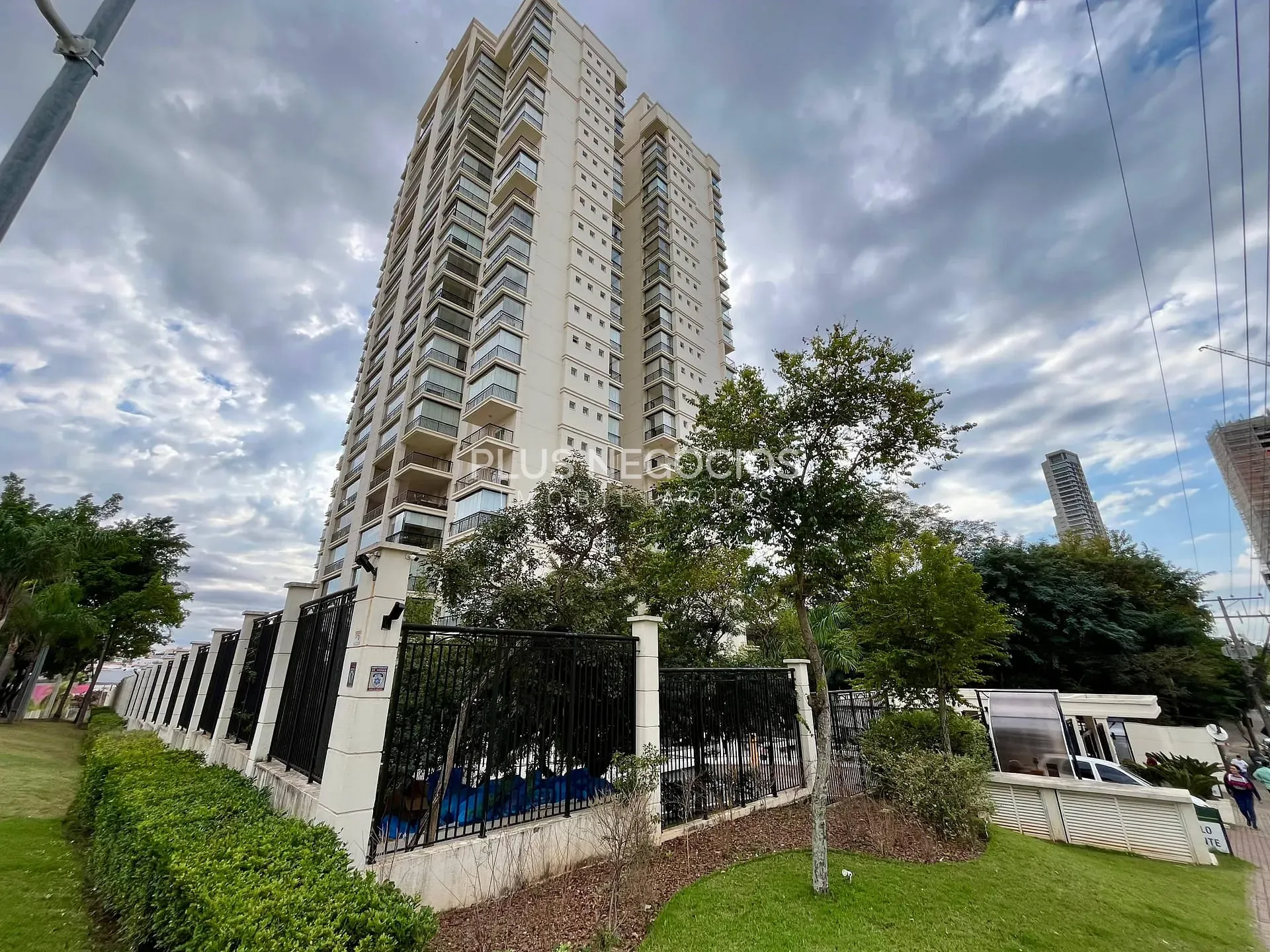 Apartamento, 3 quartos, 194 m² - Foto 1