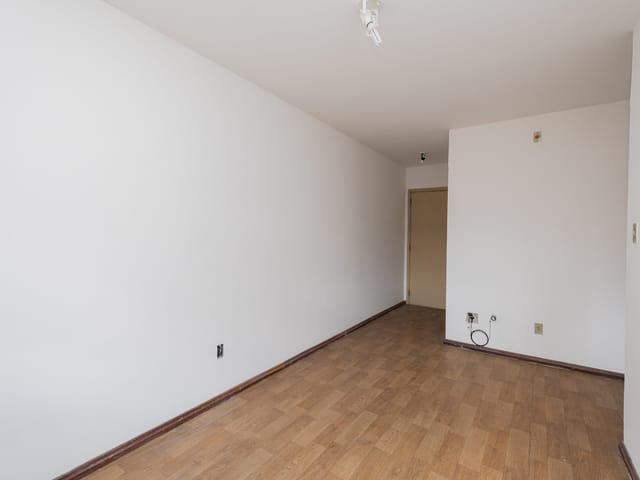 Apartamento 1 quarto e 1 banheiro, à venda ou para alugar, no bairro Centro em Pelotas