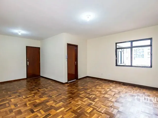 Apartamento 3 quartos e 2 banheiros, para alugar, no bairro Mercês em Curitiba