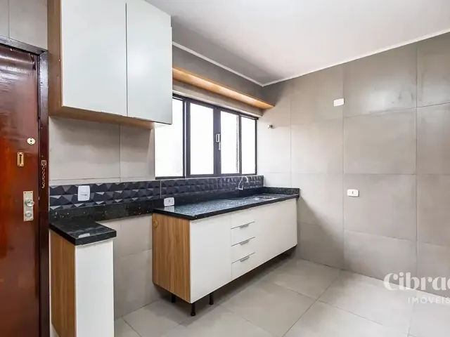 Apartamento 3 quartos e 2 banheiros, para alugar, no bairro Mercês em Curitiba