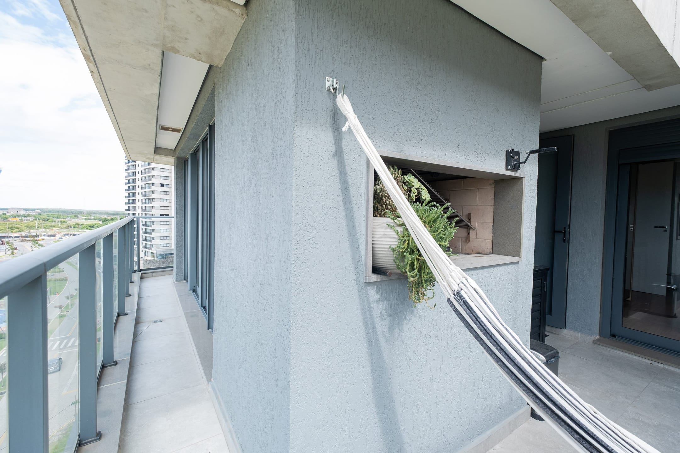 Apartamento mobiliado à venda no Inn, Parque Una - 96 m², 2 quartos (sendo 1 suíte), móveis planejados e área de lazer com churrasqueira. - 16