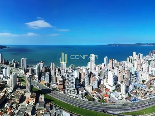 Apartamento com 259m² 3 quartos e 4 banheiros, à venda, no bairro Meia Praia em Itapema