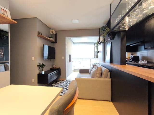 Apartamento com 86m² 2 quartos e 2 banheiros, à venda, no bairro Centro em Londrina