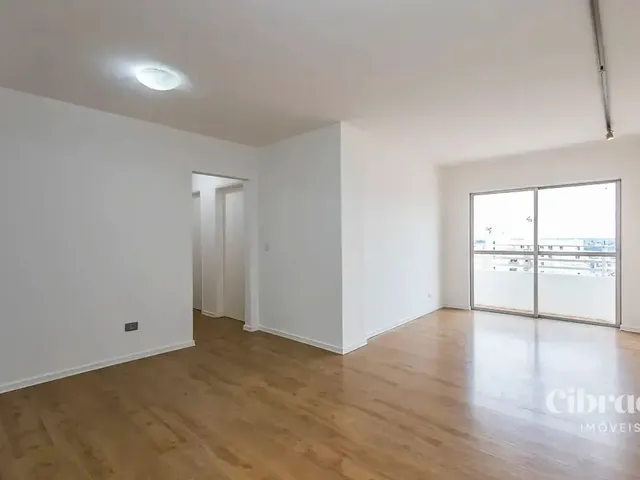 Apartamento 3 quartos e 2 banheiros, para alugar, no bairro Cristo Rei em Curitiba