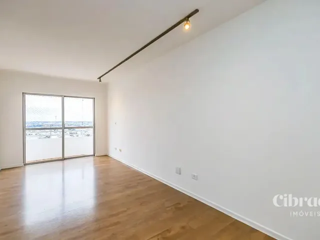Apartamento 3 quartos e 2 banheiros, para alugar, no bairro Cristo Rei em Curitiba