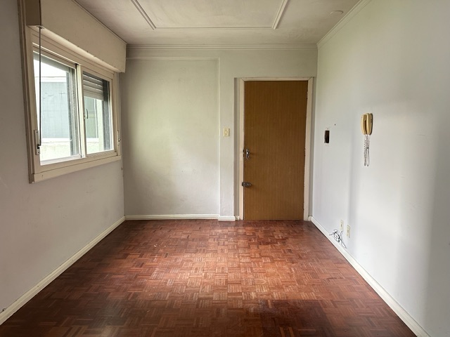 Apartamento 2 quartos e 1 banheiro, à venda ou para alugar, no bairro Centro em Pelotas