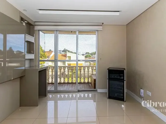 Apartamento 2 quartos e 2 banheiros, para alugar, no bairro Ahú em Curitiba