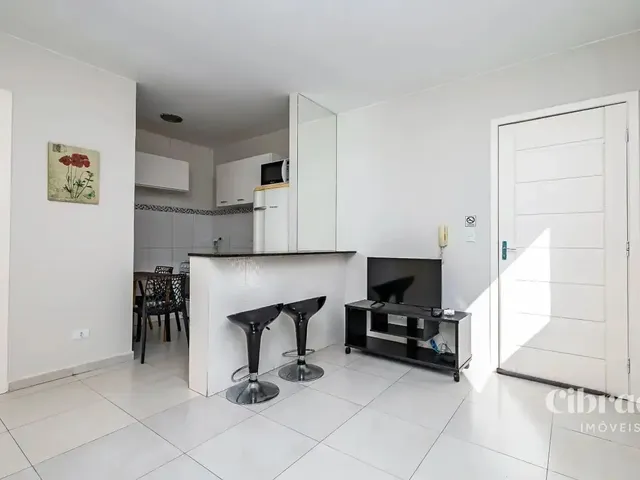 Apartamento 2 quartos e 1 banheiro, para alugar, no bairro Rebouças em Curitiba
