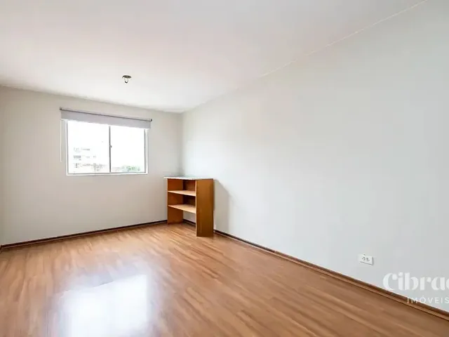 Apartamento 2 quartos e 2 banheiros, para alugar, no bairro Batel em Curitiba